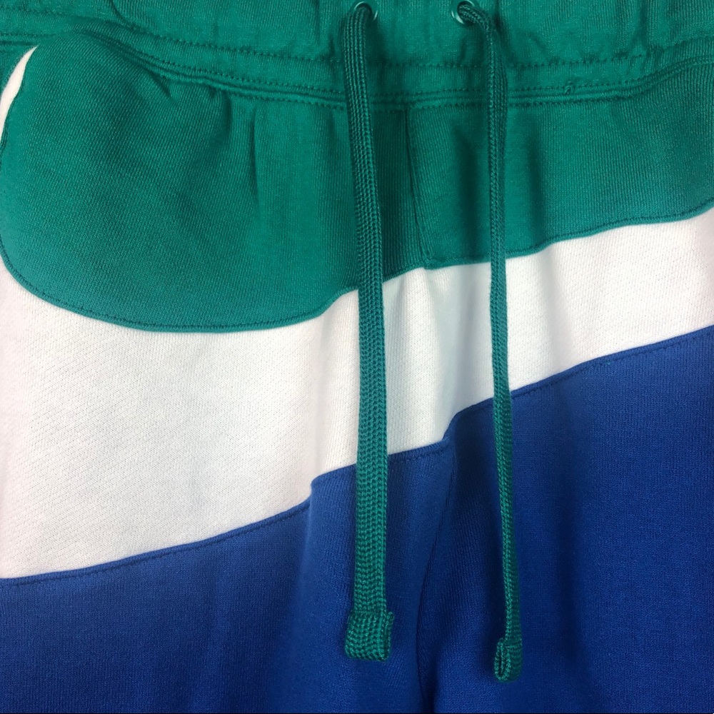 Nike Sportswear HBR Big Swoosh Fleece Shorts - Picture 5 of 13